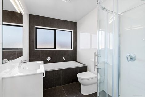 Photo of property in 30 Maka Terrace, Orewa, 0931