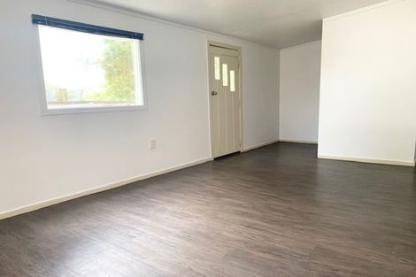Photo of property in 11 Netherlands Avenue, Kelston, Auckland, 0602
