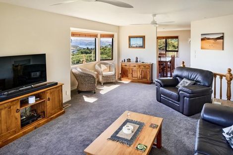 Photo of property in 12 Dornoch Place, Papakowhai, Porirua, 5024