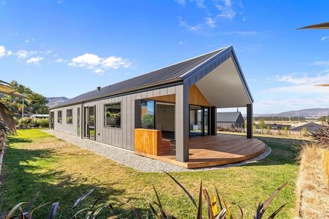 Photo of property in 13 Magpie Place, Lake Hawea, Wanaka, 9382