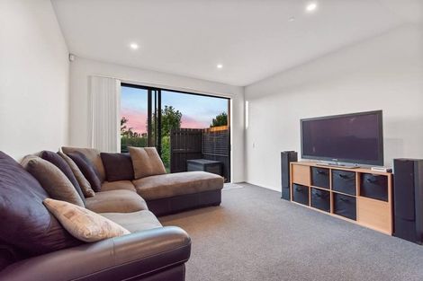 Photo of property in 15 Walsh Road, Papakura, 2110