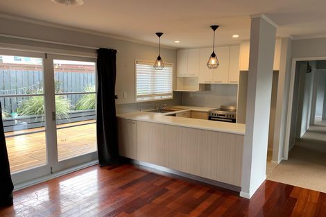 Photo of property in 2/112 Ennis Avenue, Pakuranga Heights, Auckland, 2010