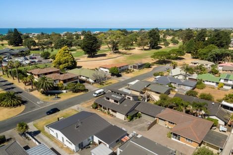 Photo of property in 10 Fairway Avenue, Mount Maunganui, 3116