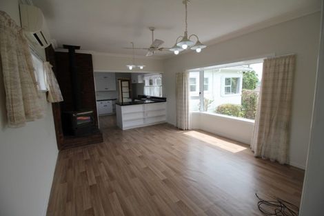 Photo of property in 35 Allen Terrace, Tawa, Wellington, 5028