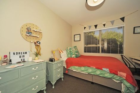 Photo of property in 74 Kentwood Drive, Woodridge, Wellington, 6037