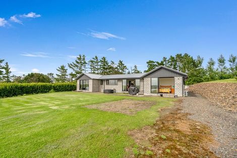 Photo of property in 4 Matahehe Lane, Tinopai, Matakohe, 0593