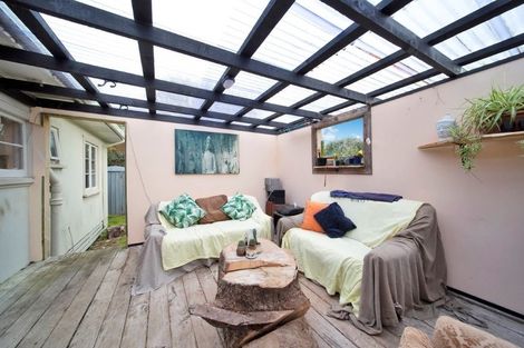 Photo of property in 1152 South Road, Oakura, 4314