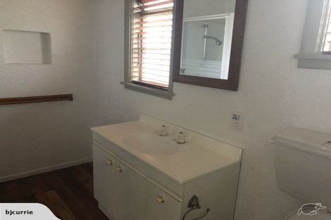 Photo of property in 15a Limbrick Street, Terrace End, Palmerston North, 4410