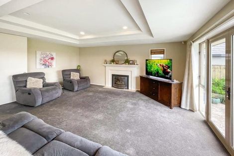 Photo of property in 8 Nielsen Gardens, Rototuna, Hamilton, 3210