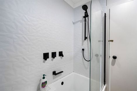 Photo of property in 174 Solar Road, Glen Eden, Auckland, 0602