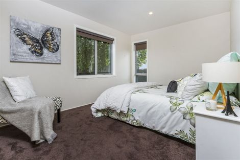 Photo of property in 208 Beach Haven Road, Beach Haven, Auckland, 0626