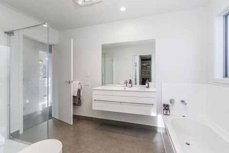 Photo of property in 42 Brightside Road, Stanmore Bay, Whangaparaoa, 0932