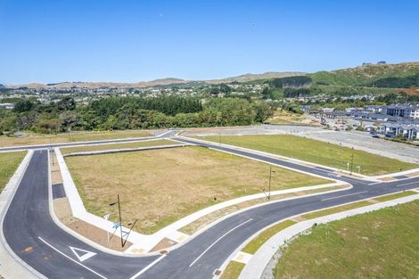 Photo of property in 9 Upper Main Drive, Kenepuru, 5022