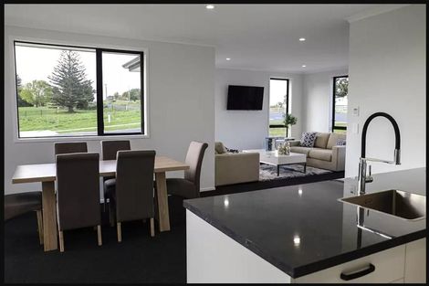 Photo of property in 21 Swan Road, Te Kauwhata, 3710