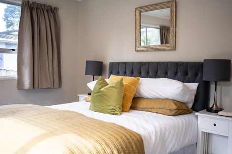 Photo of property in 27 Lavery Place, Sunnynook, Auckland, 0632