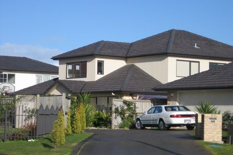 Photo of property in 46 Thornbury Crescent, East Tamaki Heights, Auckland, 2016