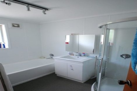 Photo of property in 65 Hathaway Avenue, Karori, Wellington, 6012