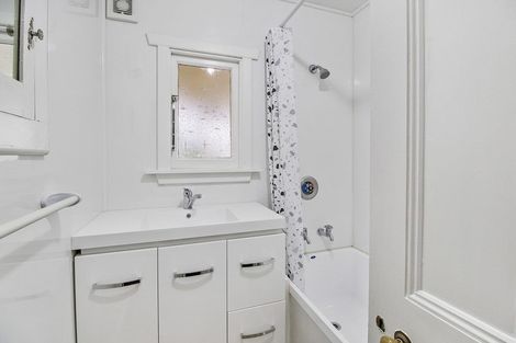 Photo of property in 10 Coronation Street, Waimate, 7924