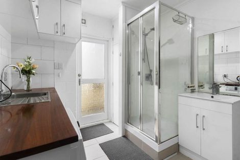 Photo of property in 2/45 Girrahween Drive, Totara Vale, Auckland, 0629