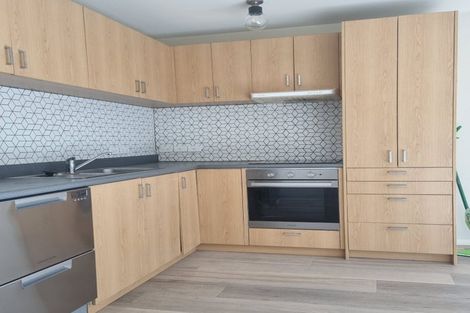 Photo of property in Pirie Street Townhouses, 2/35 Pirie Street, Mount Victoria, Wellington, 6011