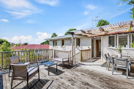 Photo of property in 58 Helena Street, Massey, Auckland, 0614