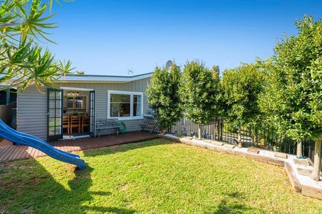 Photo of property in 1/14 Roband Avenue, Glenfield, Auckland, 0629