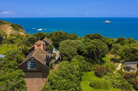 Photo of property in 43 Waitea Road, Muriwai, Waimauku, 0881