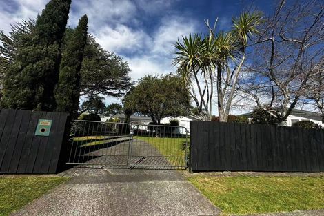 Photo of property in 120 Ennis Avenue, Pakuranga Heights, Auckland, 2010