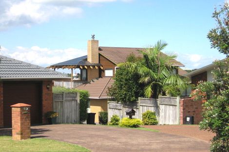 Photo of property in 8 Seagrove Road, West Harbour, Auckland, 0618