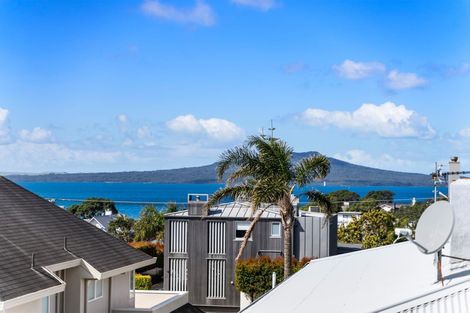 Photo of property in 1/24 Ocean View Road, Milford, Auckland, 0620