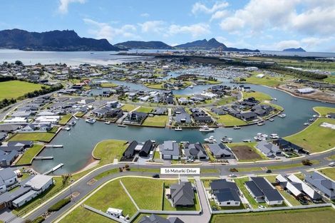 Photo of property in 16 Maturiki Drive, One Tree Point, 0118