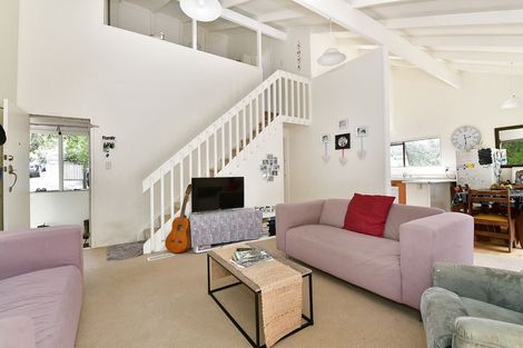 Photo of property in 39 Hillcrest Road, Hatfields Beach, Orewa, 0931