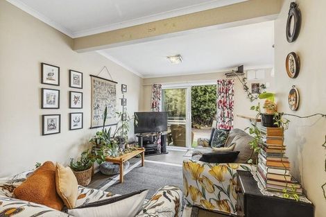 Photo of property in 101 Apu Crescent, Lyall Bay, Wellington, 6022