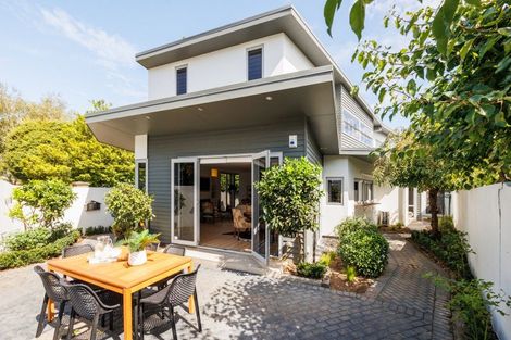 Photo of property in 23 Montgomery Terrace, Hokowhitu, Palmerston North, 4410