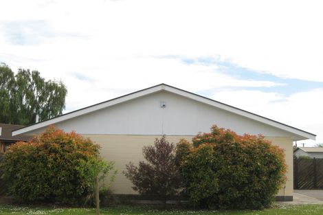 Photo of property in 21 Momorangi Crescent, Redwood, Christchurch, 8051