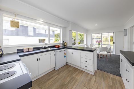 Photo of property in 41 Lawrence Crescent, Hillpark, Auckland, 2102
