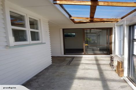 Photo of property in 37 Disraeli Street, Hawera, 4610