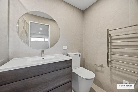 Photo of property in 2/5g Newelm Lane, Flat Bush, Auckland, 2019