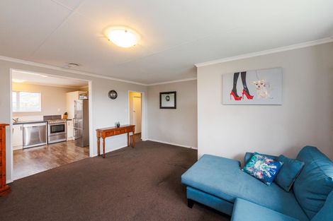 Photo of property in 8 Suzanne Grove, Kelvin Grove, Palmerston North, 4414