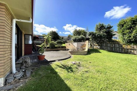 Photo of property in 86 Dalwhinnie Parade, Highland Park, Auckland, 2010