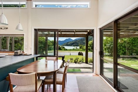 Photo of property in 742 Queen Charlotte Drive, Havelock, Picton, 7281