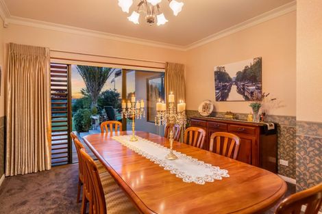 Photo of property in 32 Paekakariki Hill Road, Pauatahanui, Porirua, 5381