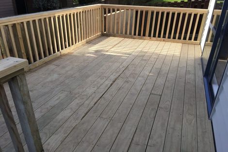 Photo of property in 2/48 Sunset Road, Unsworth Heights, Auckland, 0632