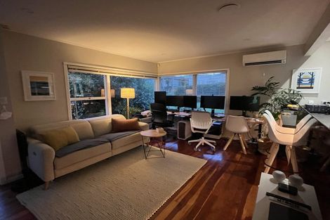 Photo of property in 1/13 Otakau Road, Milford, Auckland, 0620