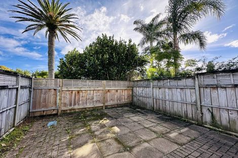 Photo of property in 8/2 Armoy Drive, East Tamaki, Auckland, 2016