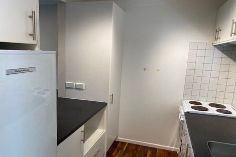 Photo of property in 2/49 Maungaraki Road, Korokoro, Lower Hutt, 5012