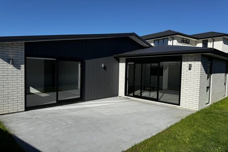 Photo of property in 16 Arohaina Avenue, Karaka, 2124