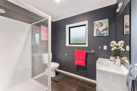 Photo of property in 13 Frankie Stevens Place, Riverstone Terraces, Upper Hutt, 5018
