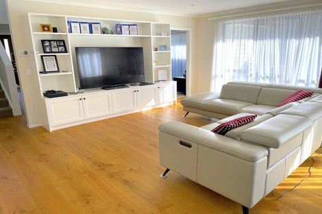 Photo of property in 104 Melksham Drive, Churton Park, Wellington, 6037