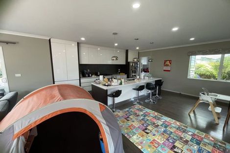 Photo of property in 28 Milano Boulevard, Karaka, Papakura, 2113